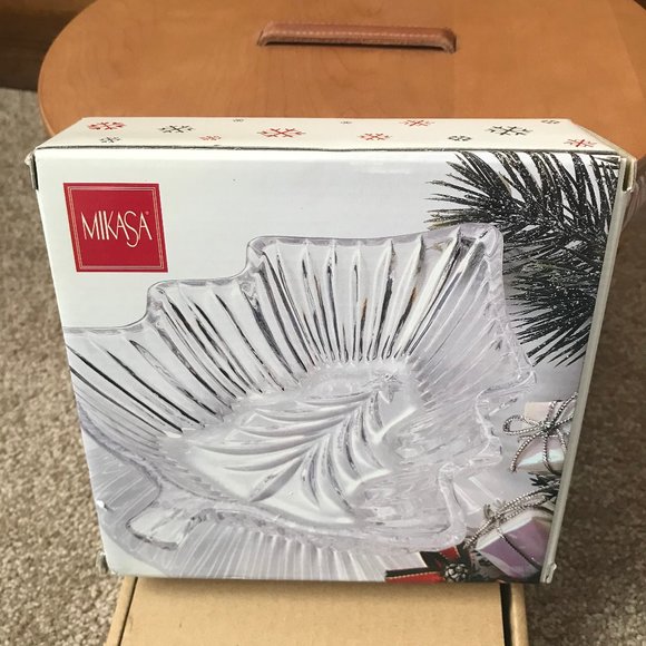 NWT Mikasa Holiday Glass Evergreen Tree 8" Bowl - Picture 7 of 8